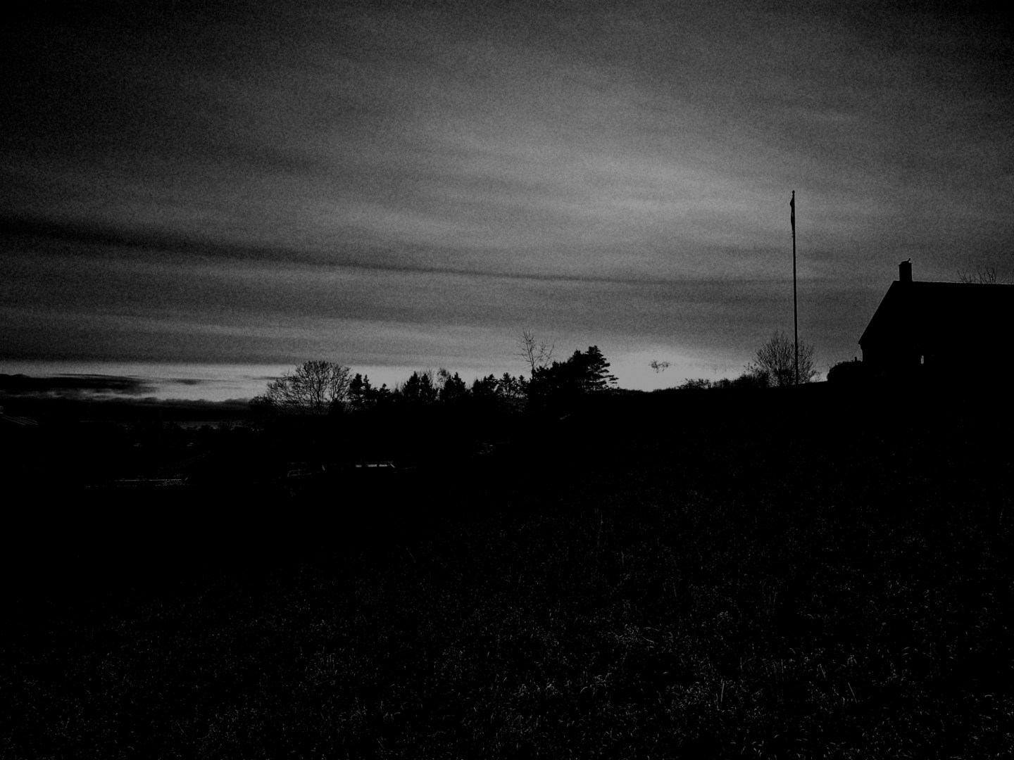 siluetter-dansar-runt-landskapet-sk-ne-yolanda-and-her-creative-scream